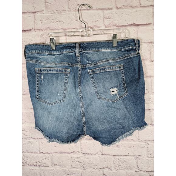 Torrid Women's Denim Cut Off Jean Shorts Size 20 Medium Wash - Picture 8 of 9